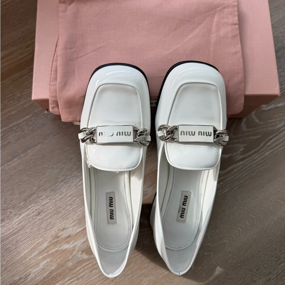 Miu Miu White Patent Leather Chain Logo Loafers Size 37 w/ Box & Dust Bag - Picture 4 of 9
